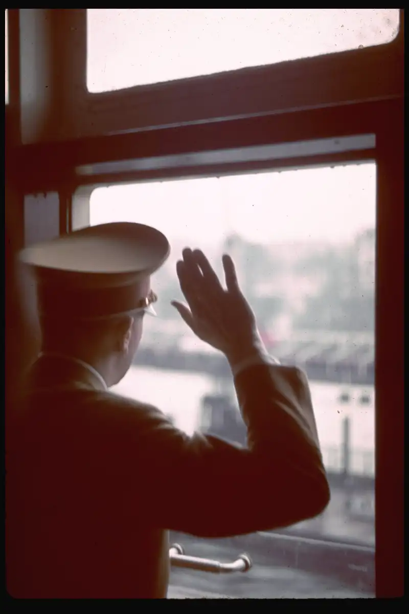 Hitler waves from aboard the Robert Ley.