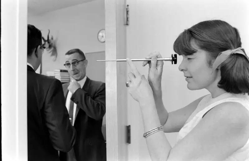 A more complex version of the fisheye peephole used in the doors of hotel rooms and apartments, the portable peephole can covertly observe activity in an adjoining room.
