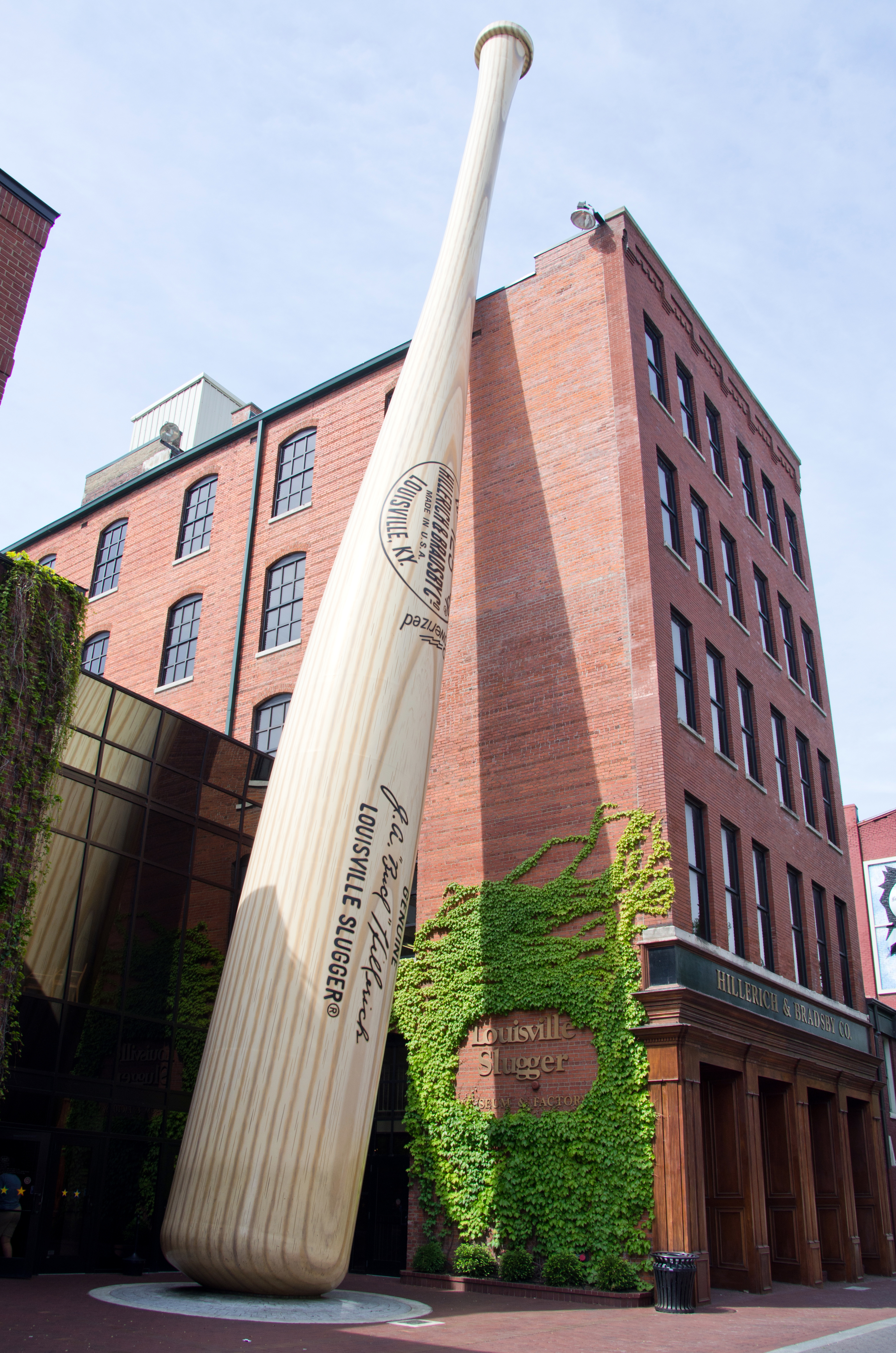 Louisville Slugger small bat for the Louisville Slugger Museum – Fun Stuff  Super Store