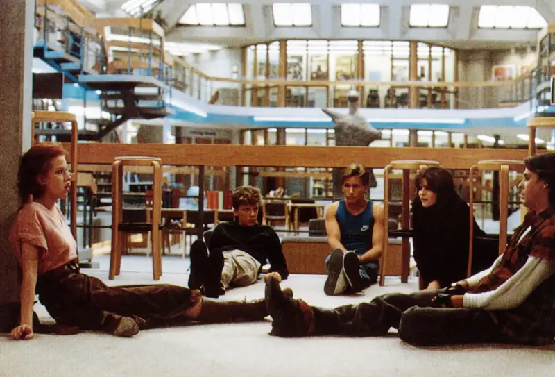 THE BREAKFAST CLUB, from left: Molly Ringwald, Anthony Michael Hall, Emilio Estevez, Ally Sheedy, Judd Nelson, 1985.