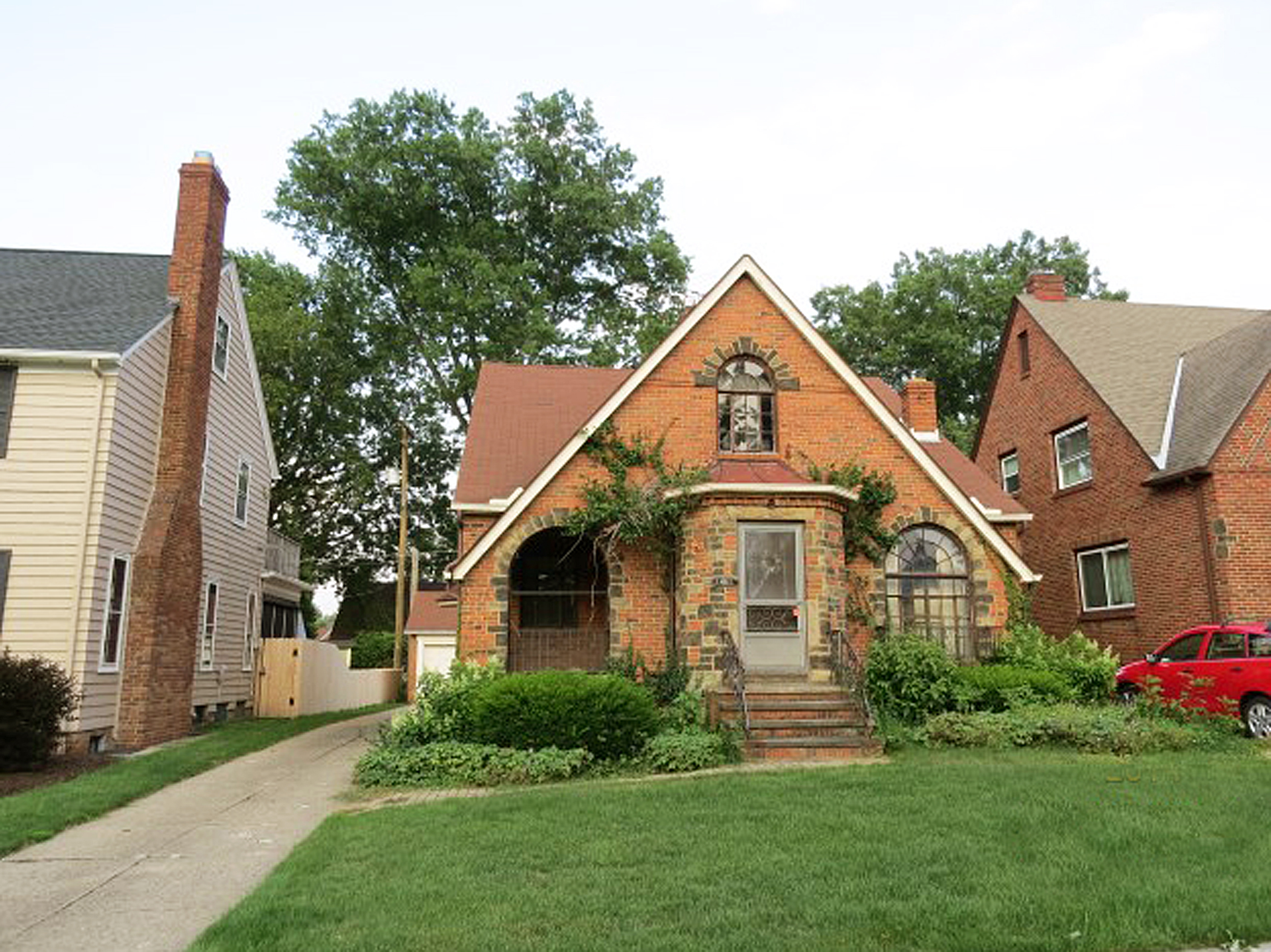 7. Lakewood, Ohio 
                            Pop.: 51,871 | Median Home Price: $97,000 | Home Price Increase: 25%