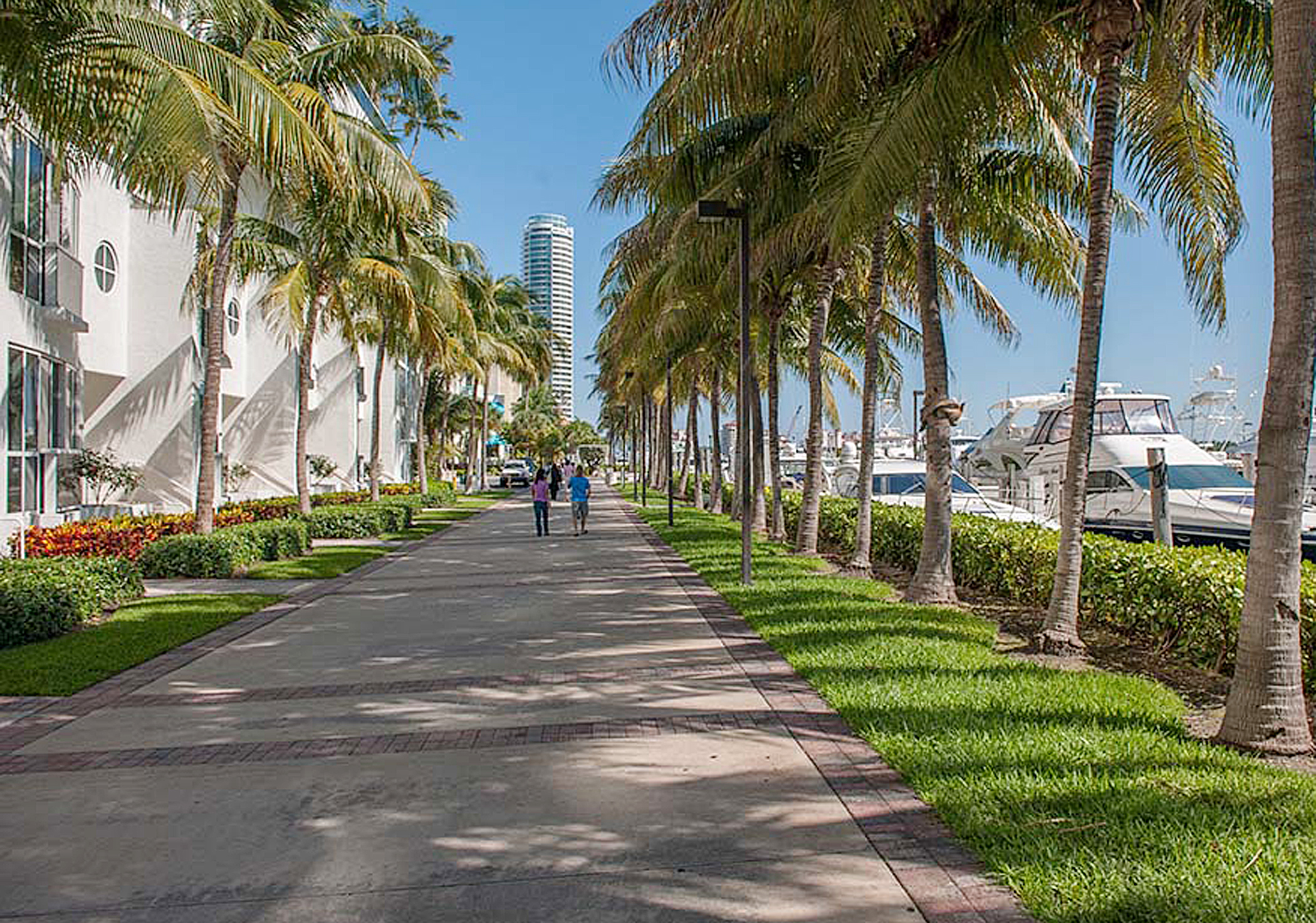 6. Miami Beach, Fla.
                            Population: 91,458 | Percent Who Primarily Walk/Bike: 18%