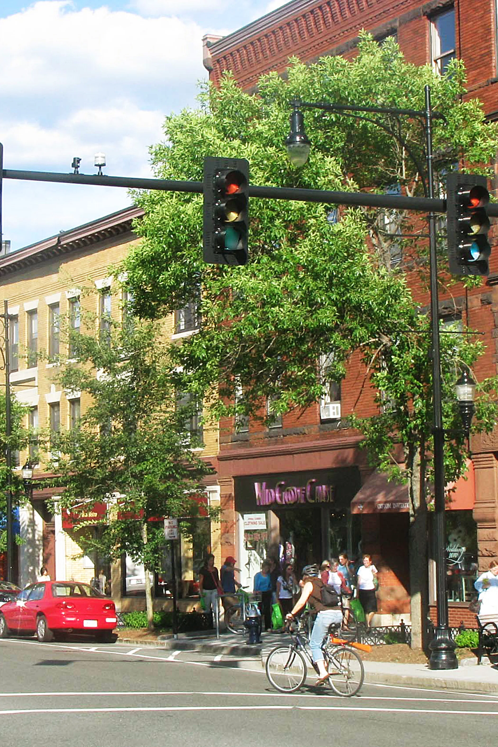 <strong>7. Brookline, Mass.</strong>
                                            <b>Population: </b>60,690 | <b>Percent Who Primarily Walk/Bike:</b> 17%