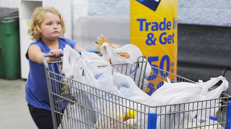Honey Boo Boo and her family go Extreme Couponing