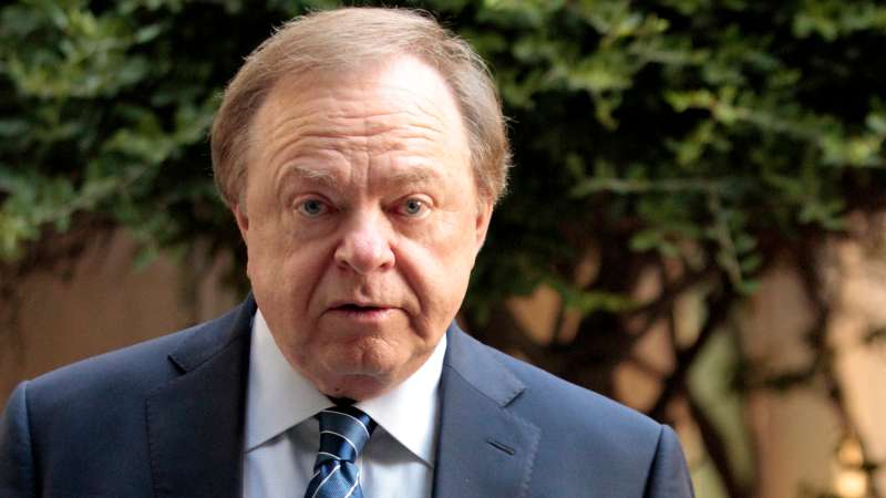 Harold Hamm, founder and CEO of Continental Resources, enters the courthouse for divorce proceedings with wife Sue Ann Hamm in Oklahoma City, Oklahoma September 22, 2014.