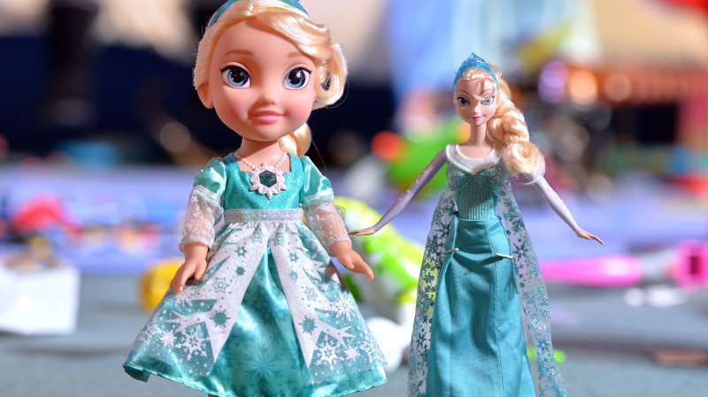 Disney Frozen Snow Glow Elsa and Disney Frozen Sparkle Doll