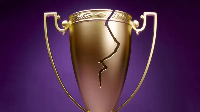 trophy with crack in it