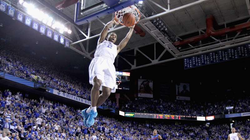 Aaron Harrison #2 of the Kentucky Wildcats dunks the ball during the game against the Florida Gators at Rupp Arena on March 7, 2015 in Lexington, Kentucky.