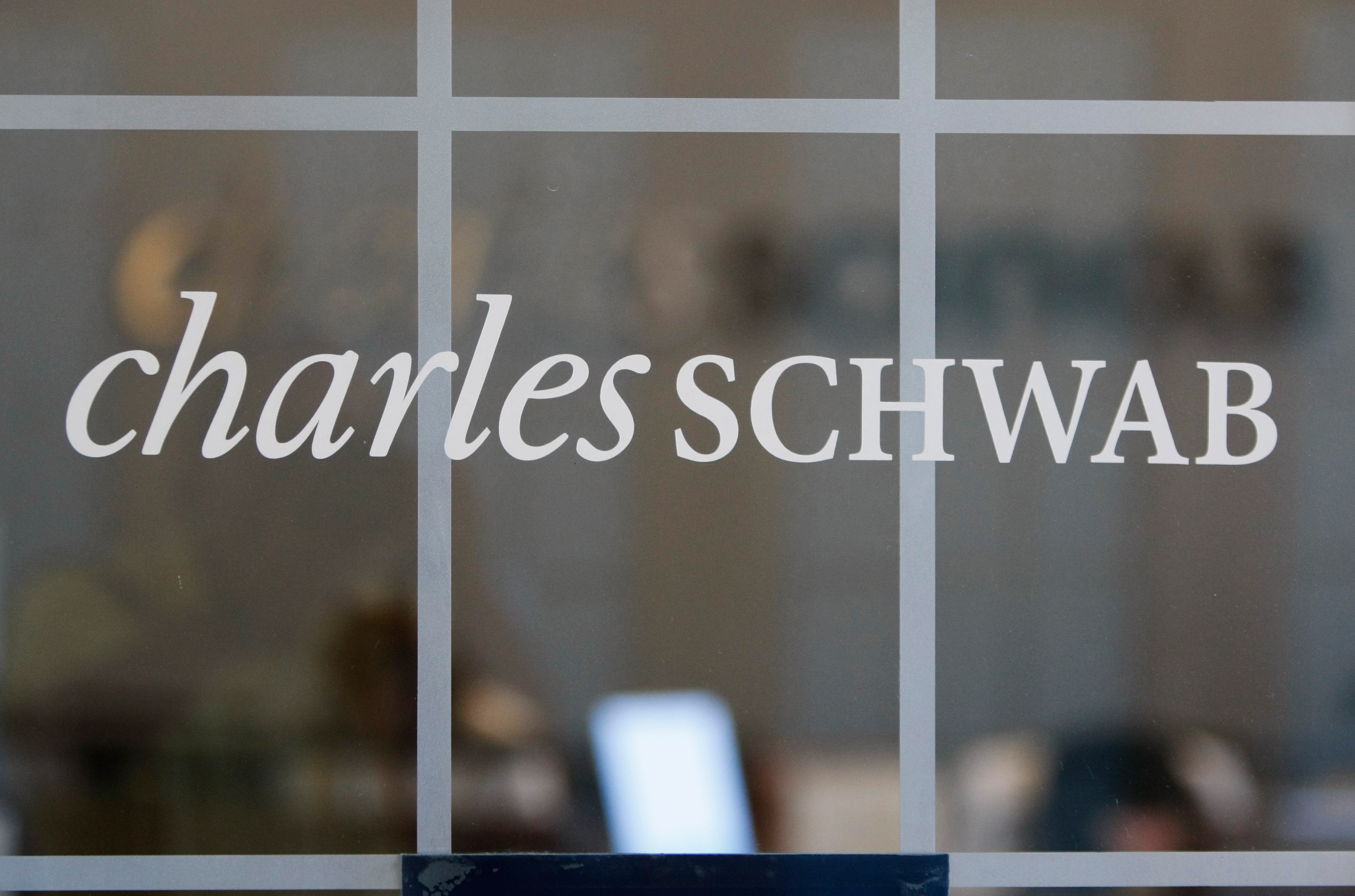What Every Investor Should Know About Schwab's "Free" New Advice Service