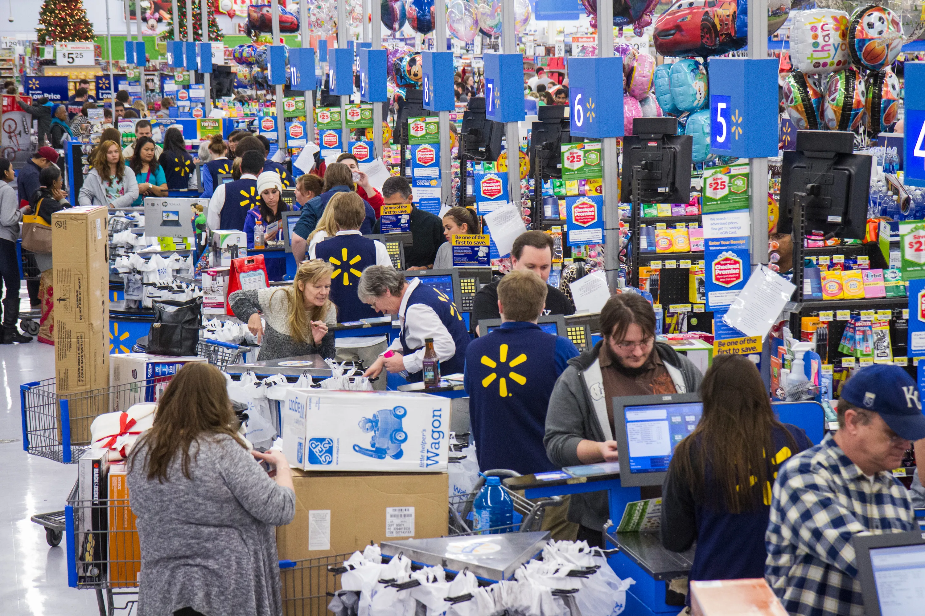 Your ER Doctor Might Get Paid As Little As a Wal-Mart Employee