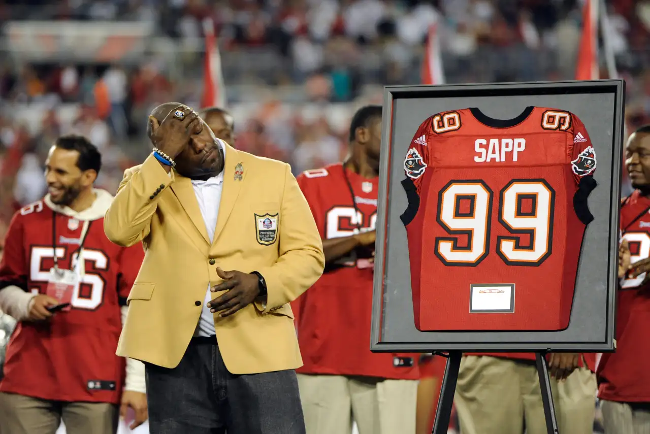 Warren Sapp Files For Bankruptcy? Ex-NFL Star Reportedly Broke