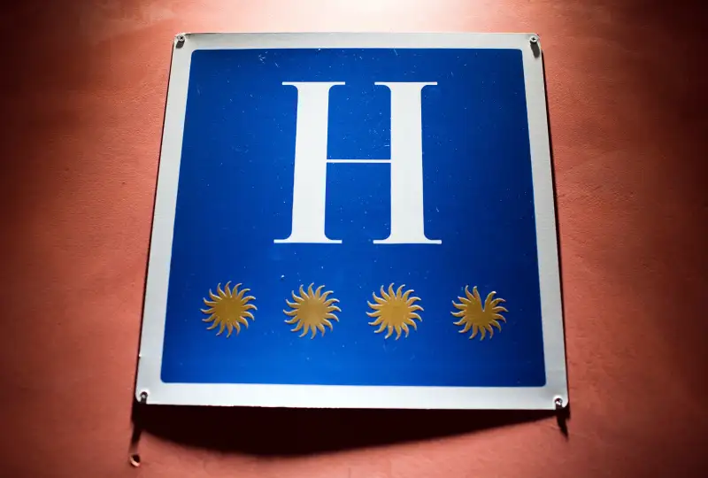 hotel sign with stars