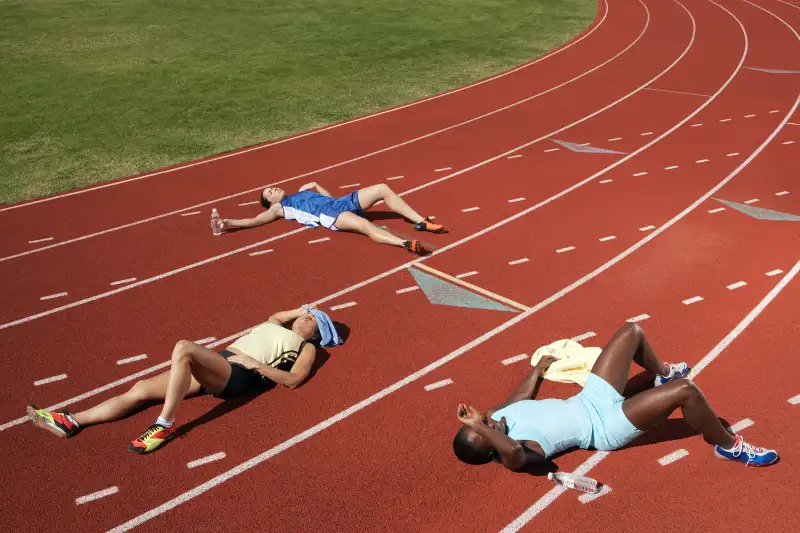 runners passed out on track