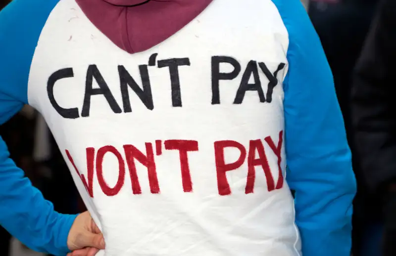 shirt saying can't pay, won't pay