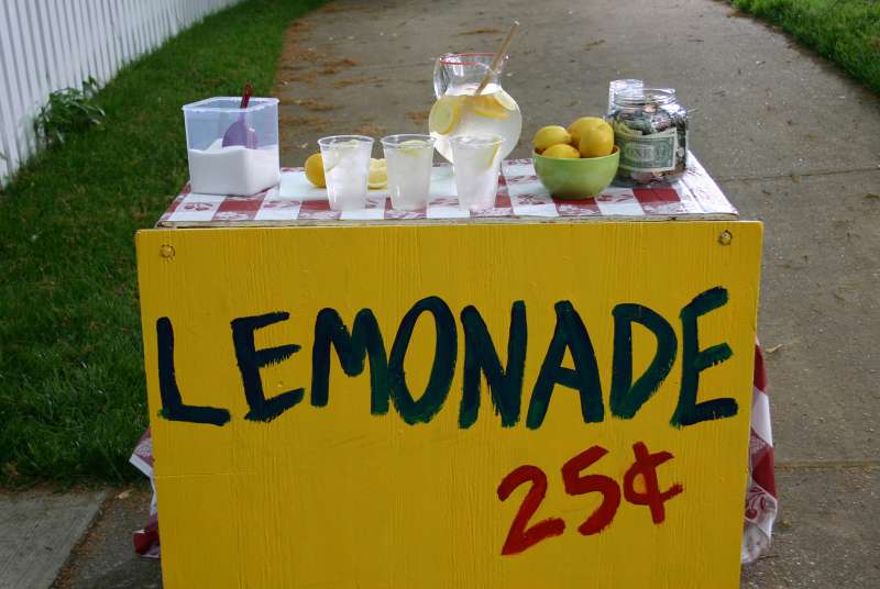 Kids lemonade Stand