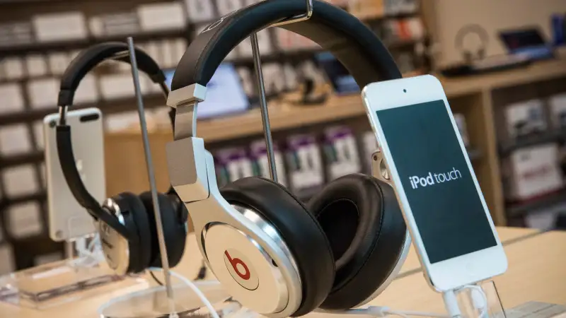 Apple Said To Be In Talks To Purchase Beats Headphones Company