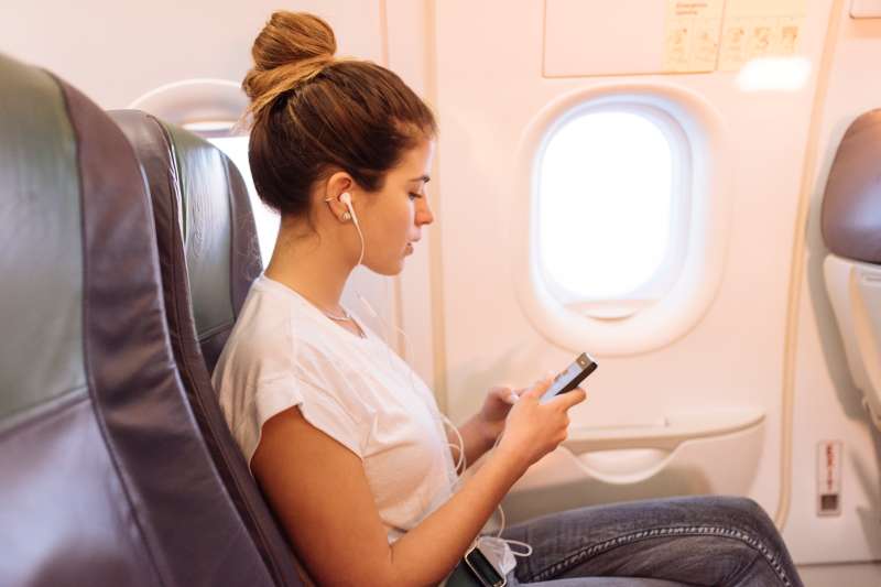 millennial-flyer-spend-money-air-travel-extras