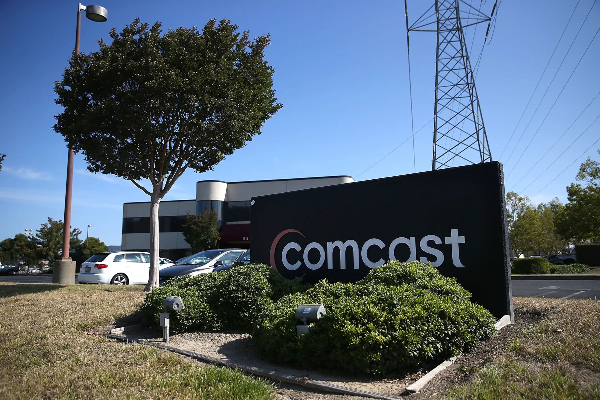 comcast-to-offer-low-cost-internet-to-low-income-senior-citizens-money