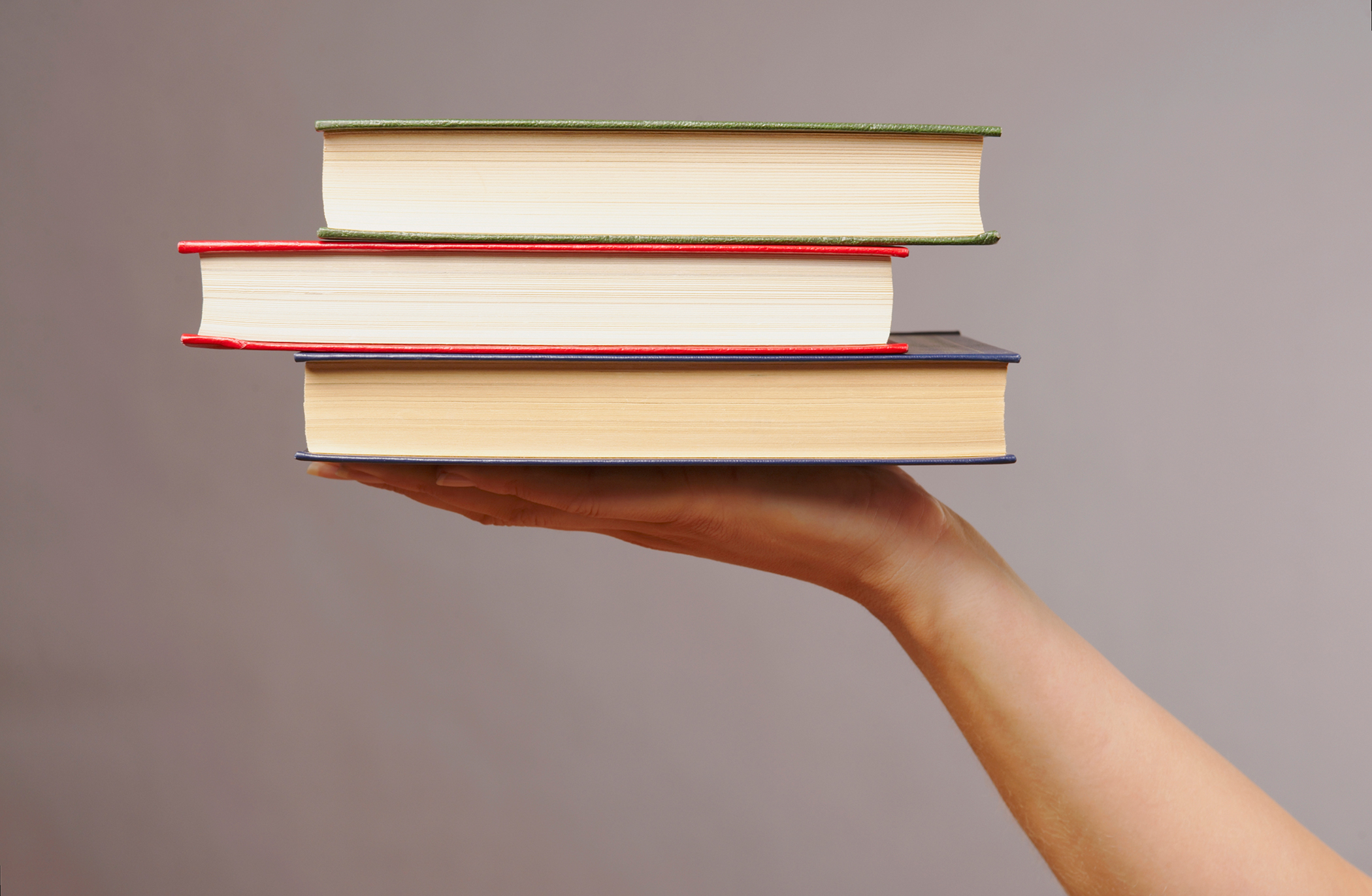 4 Tips to Save Big on College Textbooks