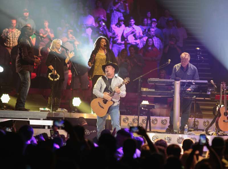 Garth Brooks In Concert - Birmingham, Alabama