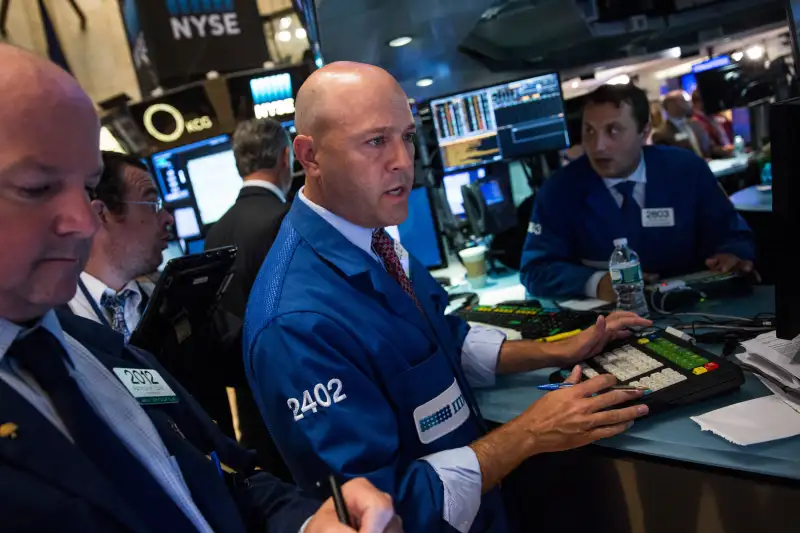 Dow Jones Index Falls Sharply After China Devalues Its Currency