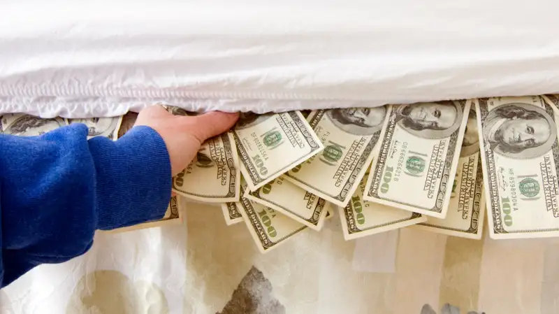 money under mattress