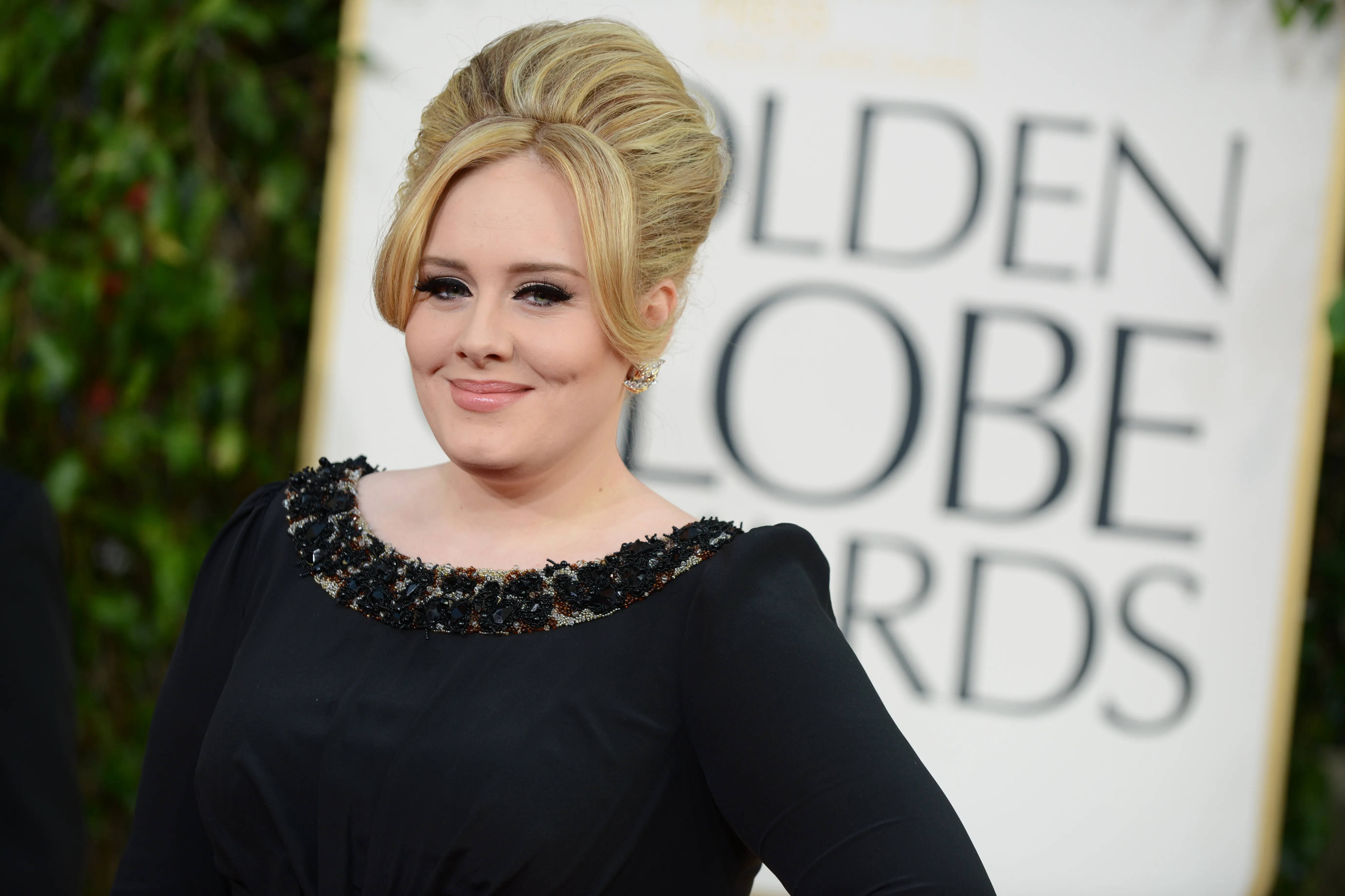 Here's How Many Downloads Adele's "Hello" Needs to Break the Record