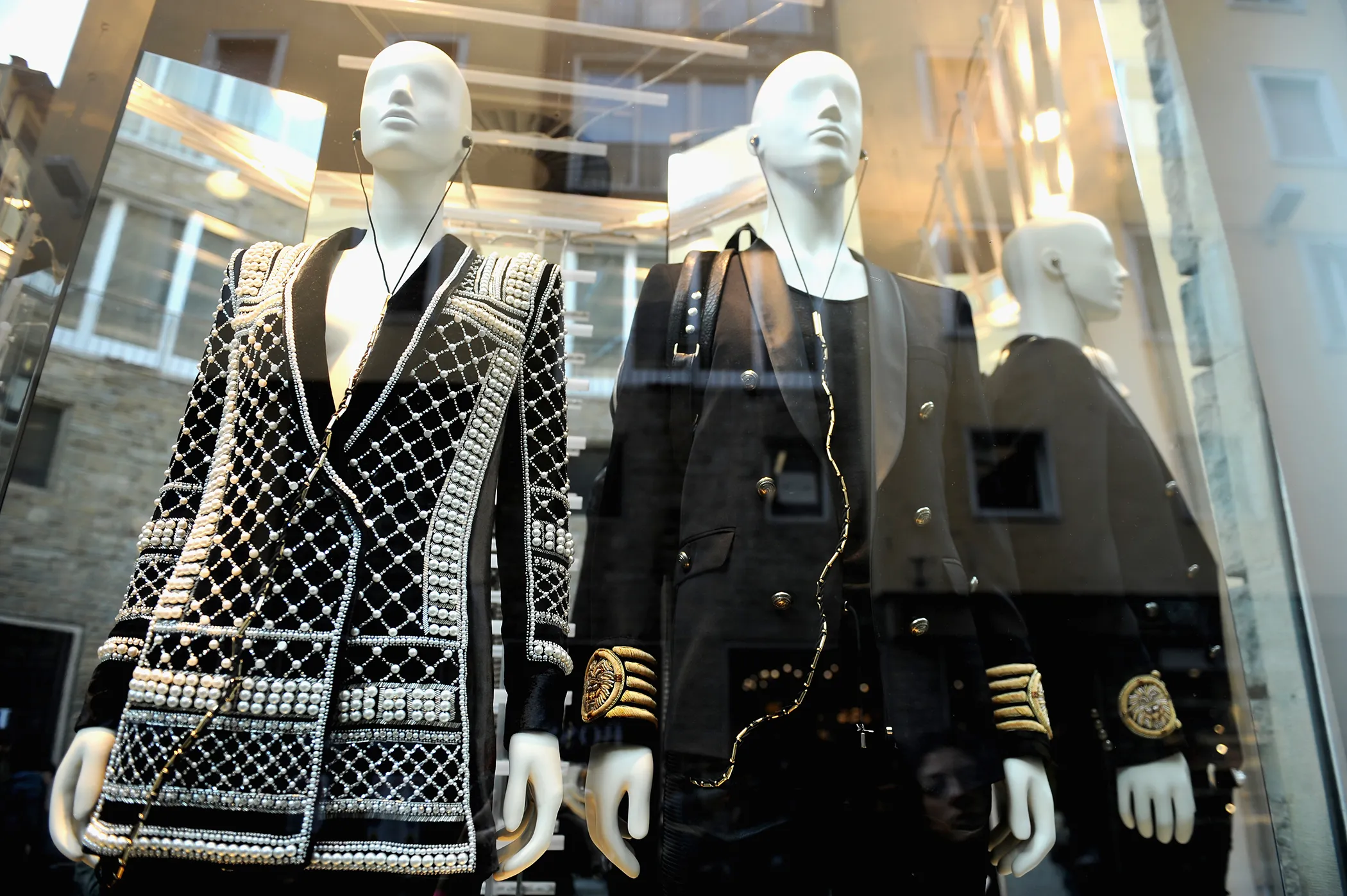 bombe Hvilken en marathon Balmain H&M Fashions Cause Customers to Go Insane | Money