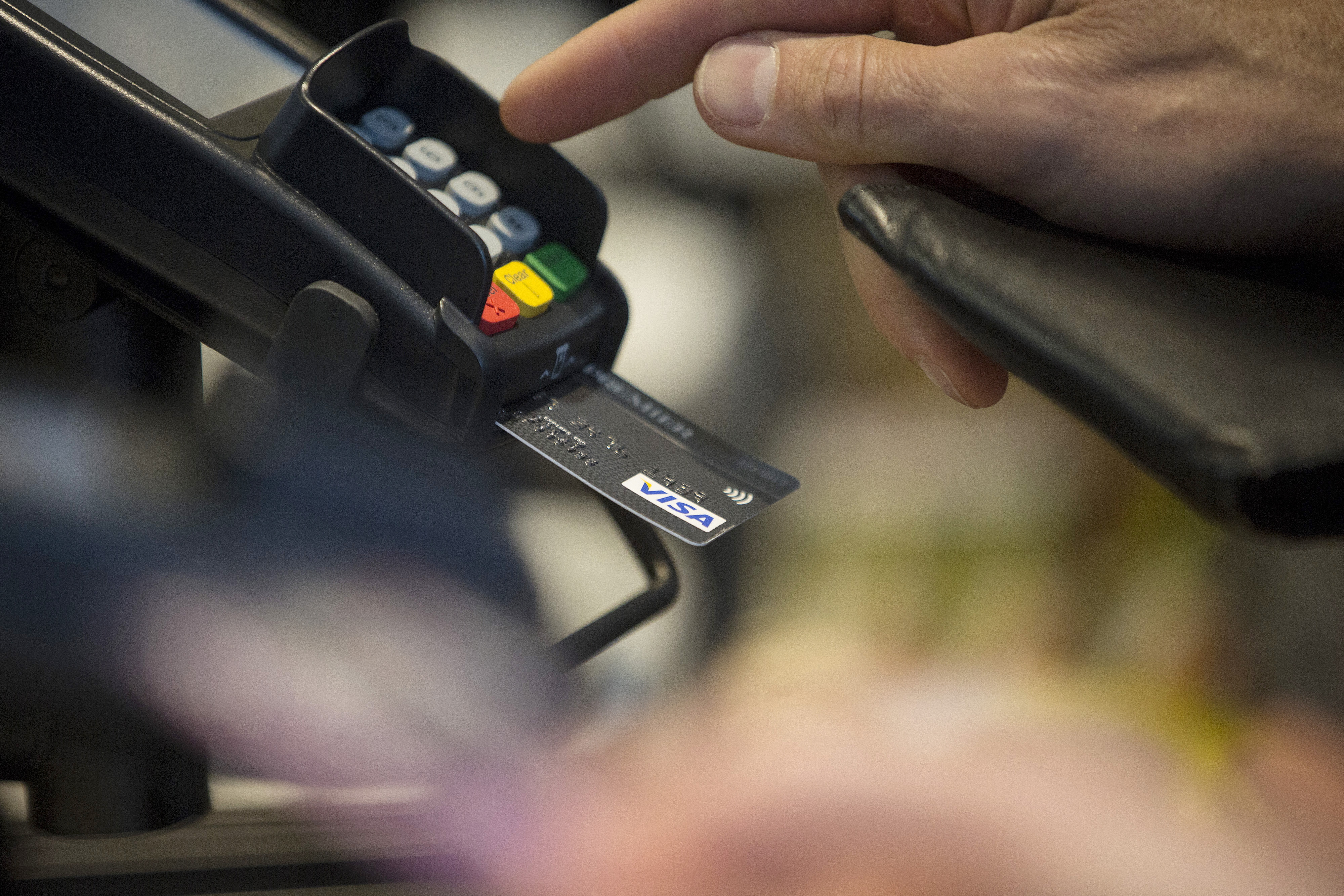 Scammers are Cashing In on the Chip-and-Pin Credit-Card Switch