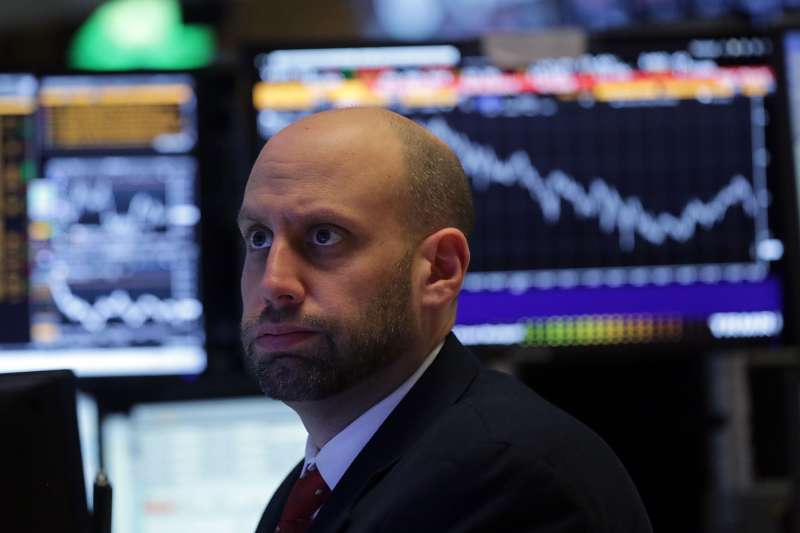 Stocks End Week With Downward Slide