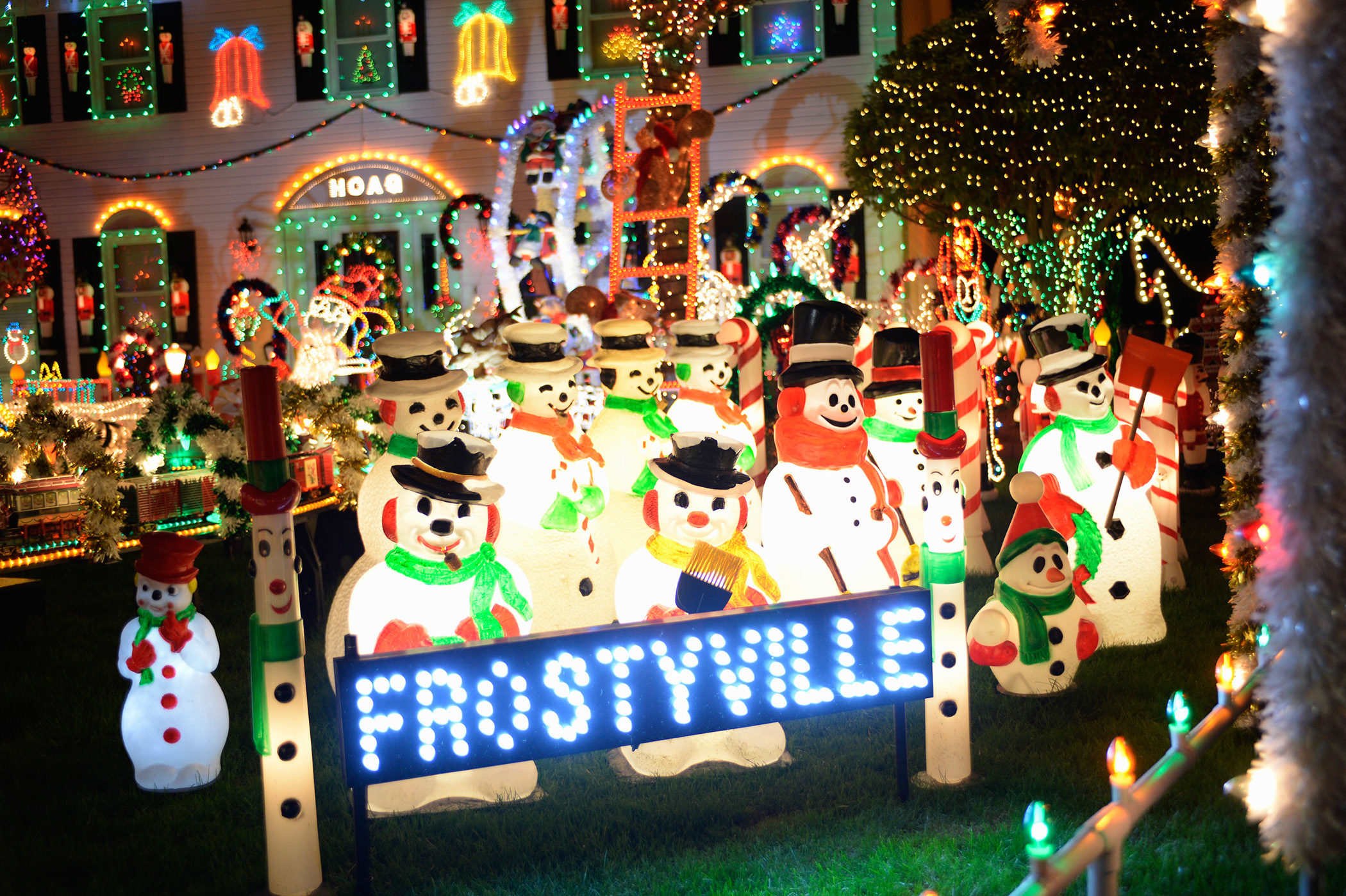 These Are the Neighborhoods With the Most Over-the-Top Christmas Light Displays