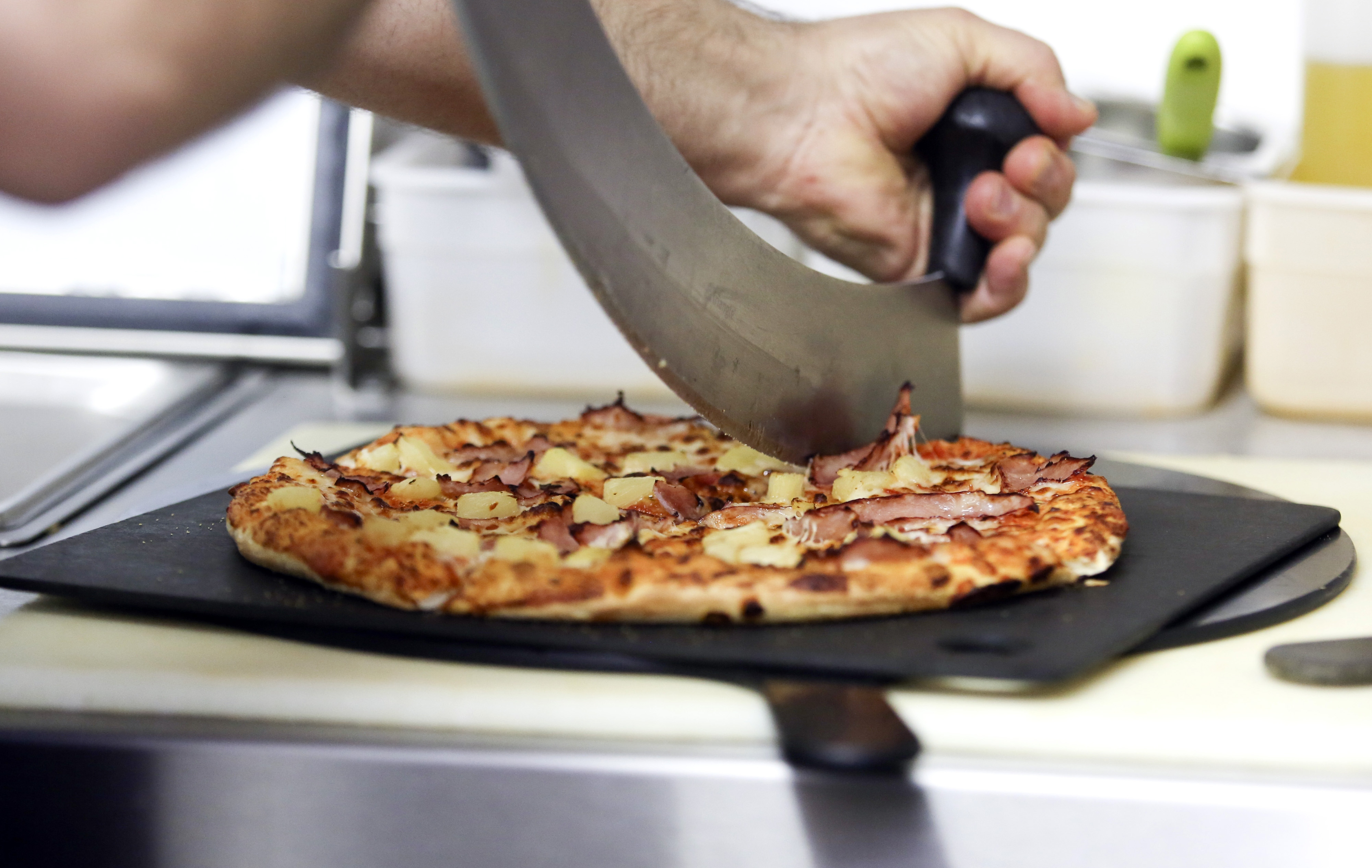 Pizza Hut Wants to Send Its Workers to College