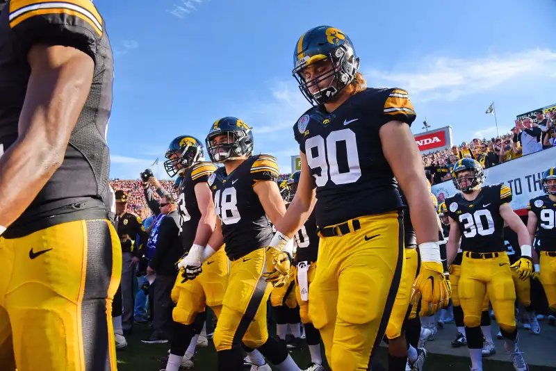 hawkeyes bowl game