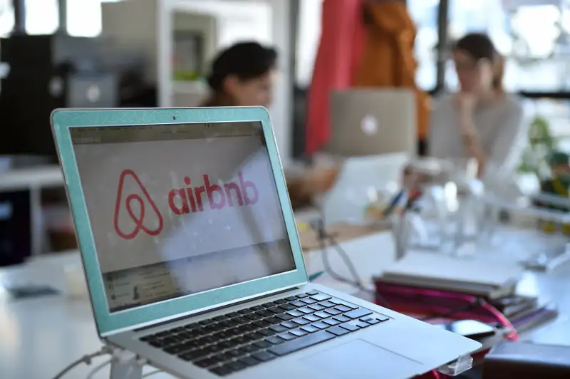 FRANCE-TOURISM-ACCOMMODATION-INTERNET-AIRBNB