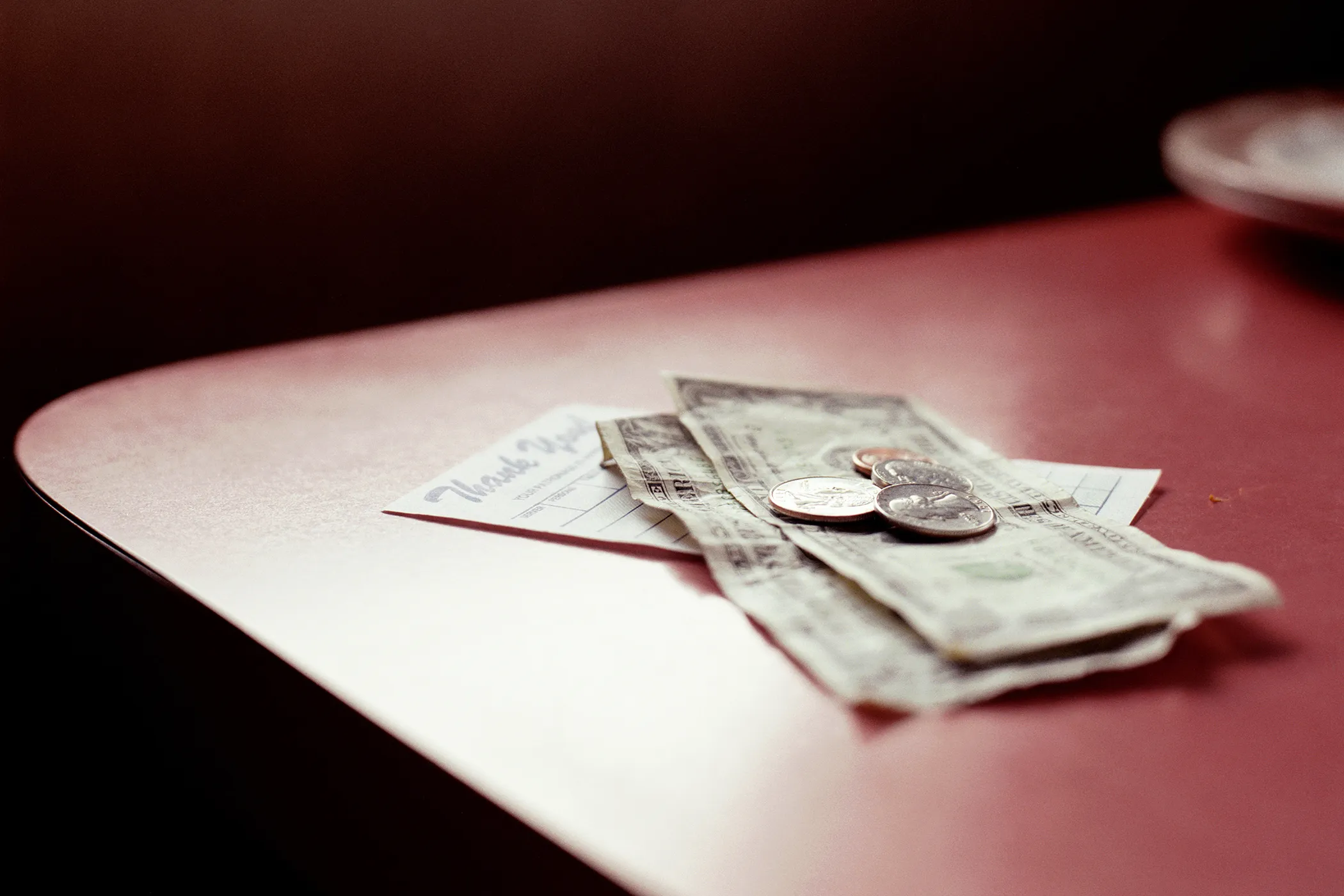 Should You Always Tip in Cash at Restaurants?