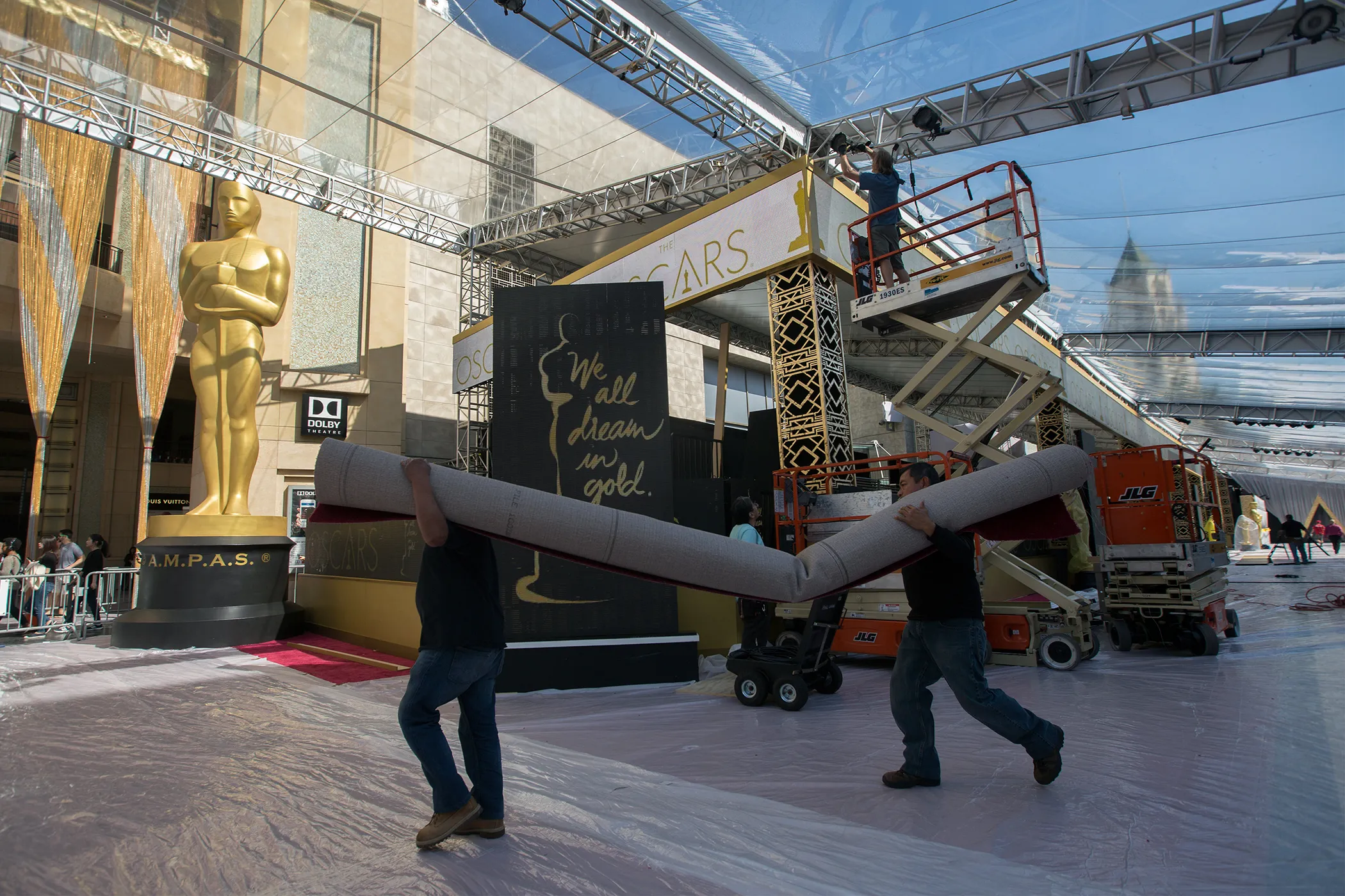 Oscars 2016: How Much It Costs to Put on the Academy Awards | Money - How Much Is It To Go To The Oscars