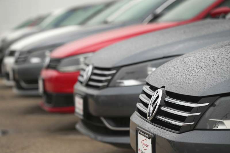 U.S. Government Orders Volkswagen To Recall 500,000 Vehicles Over Emissions Software