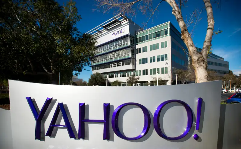 Yahoo Said to Propose Job Cuts as Part of Mayer's Revival Plan