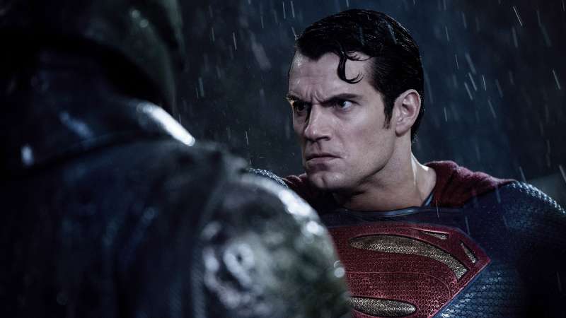 BATMAN V SUPERMAN: DAWN OF JUSTICE, from left: Ben Affleck as Batman, Henry Cavill as Superman, 2016.