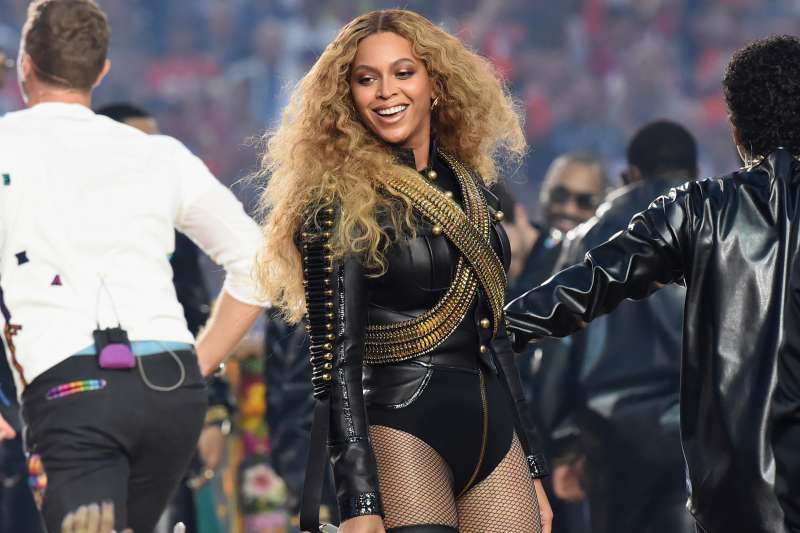 SANTA CLARA, CA - FEBRUARY 07:  Beyonce (R) performs onstage during the Pepsi Super Bowl 50 Halftime Show at Levi's Stadium on February 7, 2016 in Santa Clara, California.  (Photo by Jeff Kravitz/FilmMagic)
