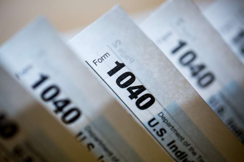 1040 Forms and TurboTax Application Illustrations Ahead Of 2015 Tax Season