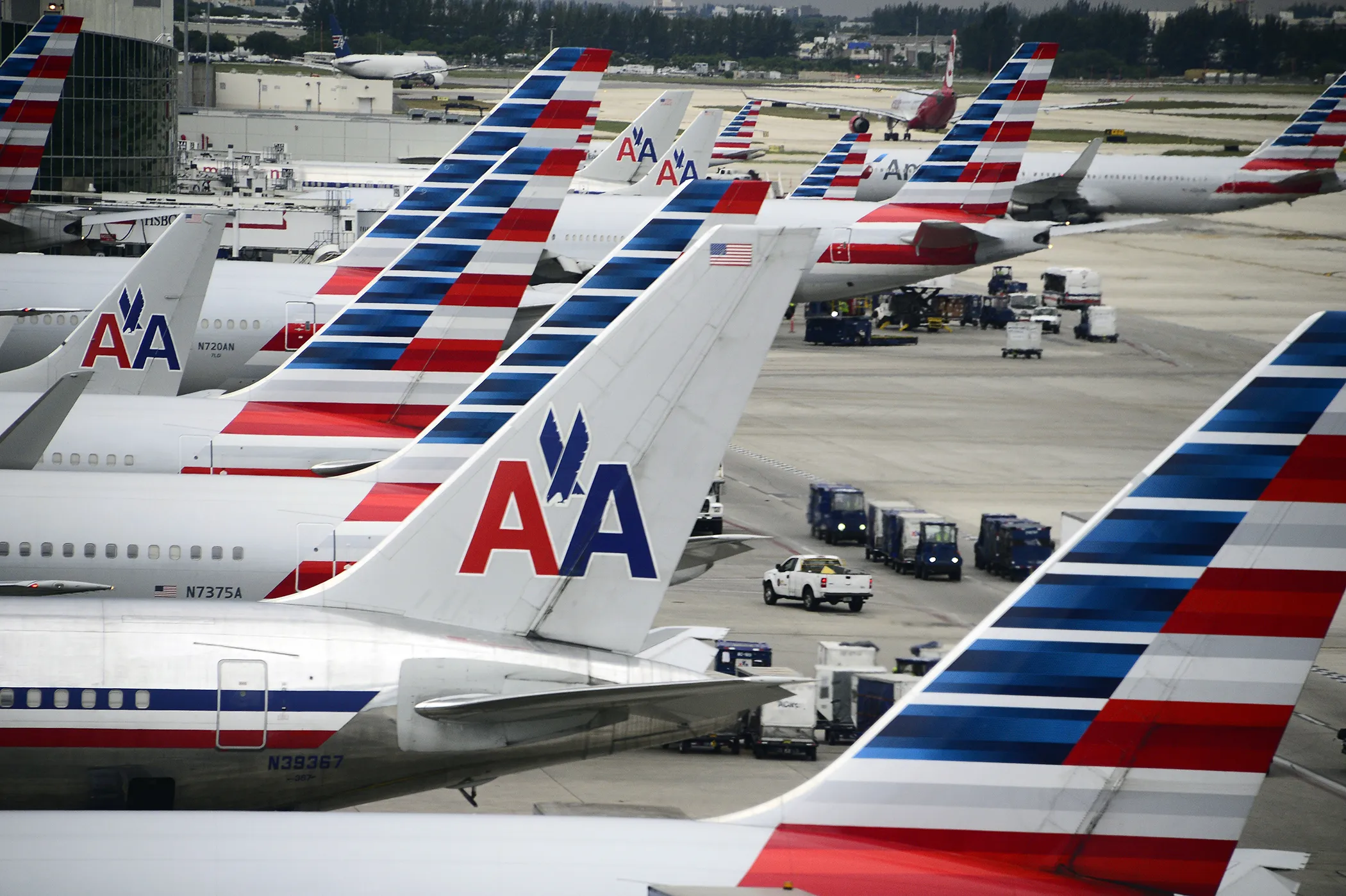 american-airlines-will-now-refund-tickets-within-24-hours-money