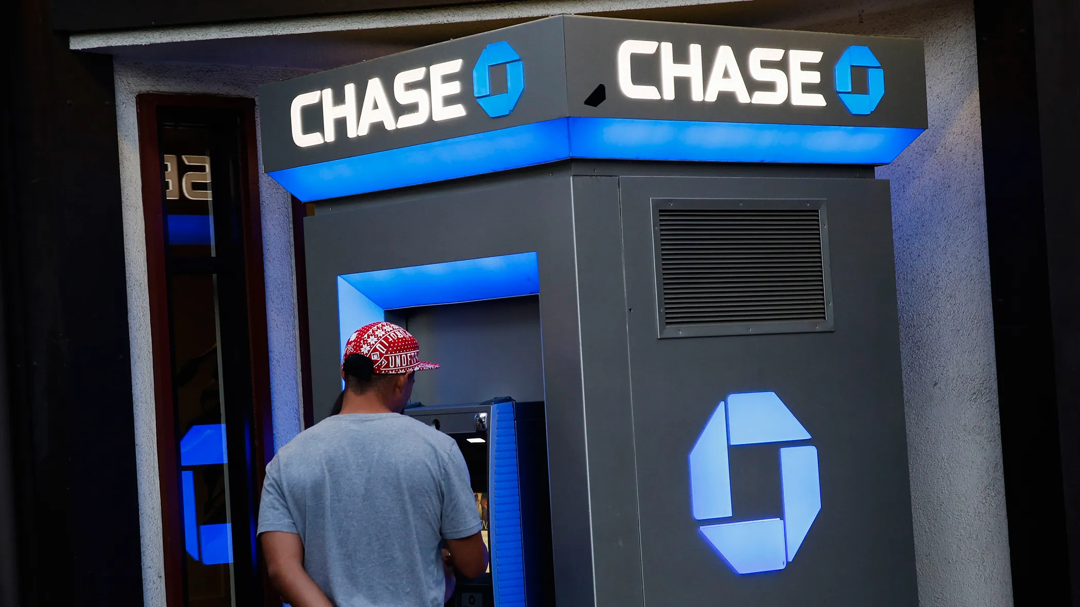 Chase Bank ATMs Limit Withdrawals to $1,000 Per Day