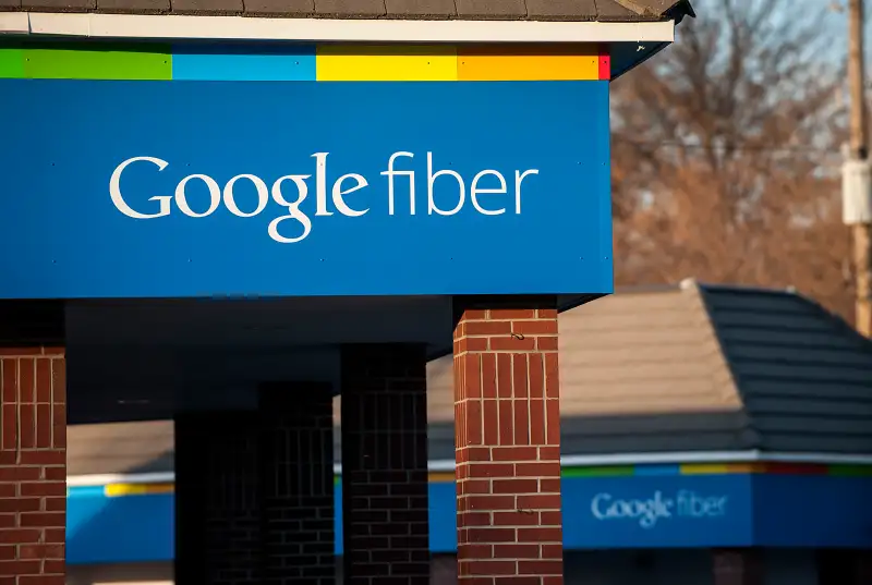 Google Begins Installing Ultrafast Broadband Network