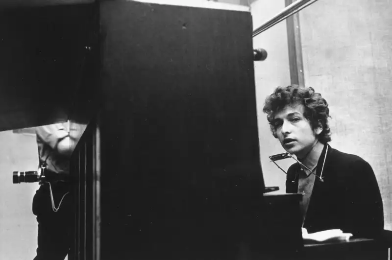 How Bob Dylan Has Cracked The Music Industry | Money