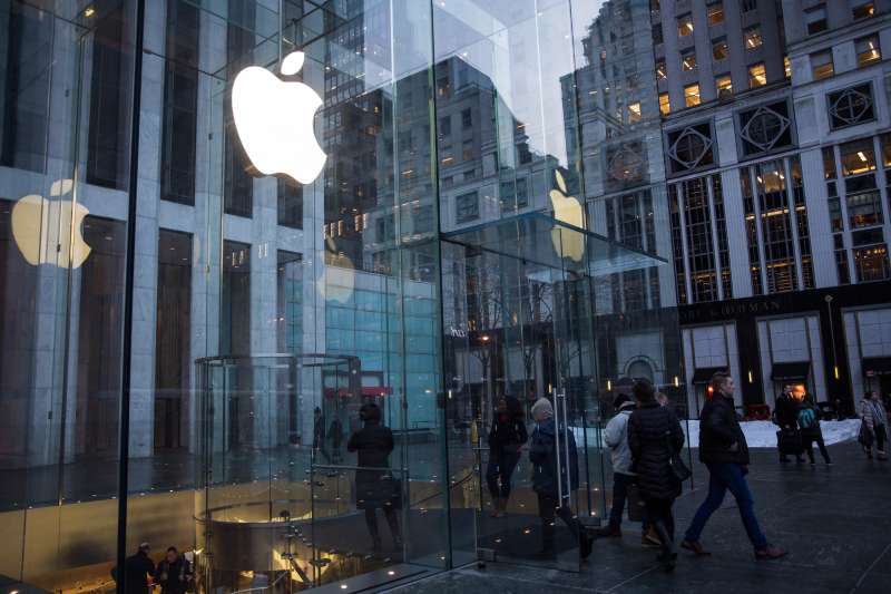 Apple Reports Quarterly Earnings
