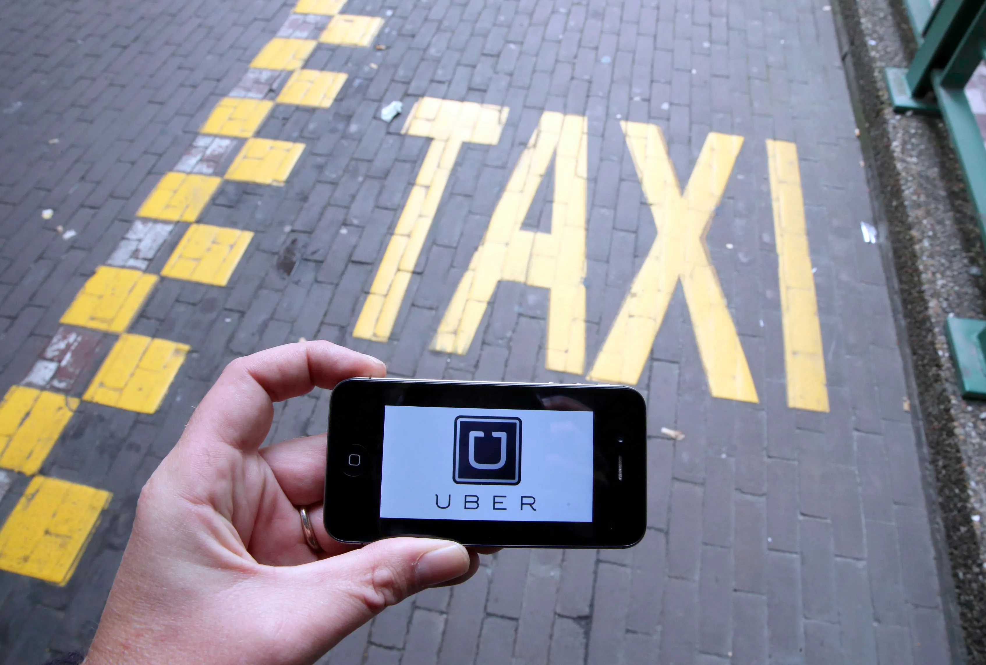 Uber Shouldn't be Regulated Like Taxis, Riders Say