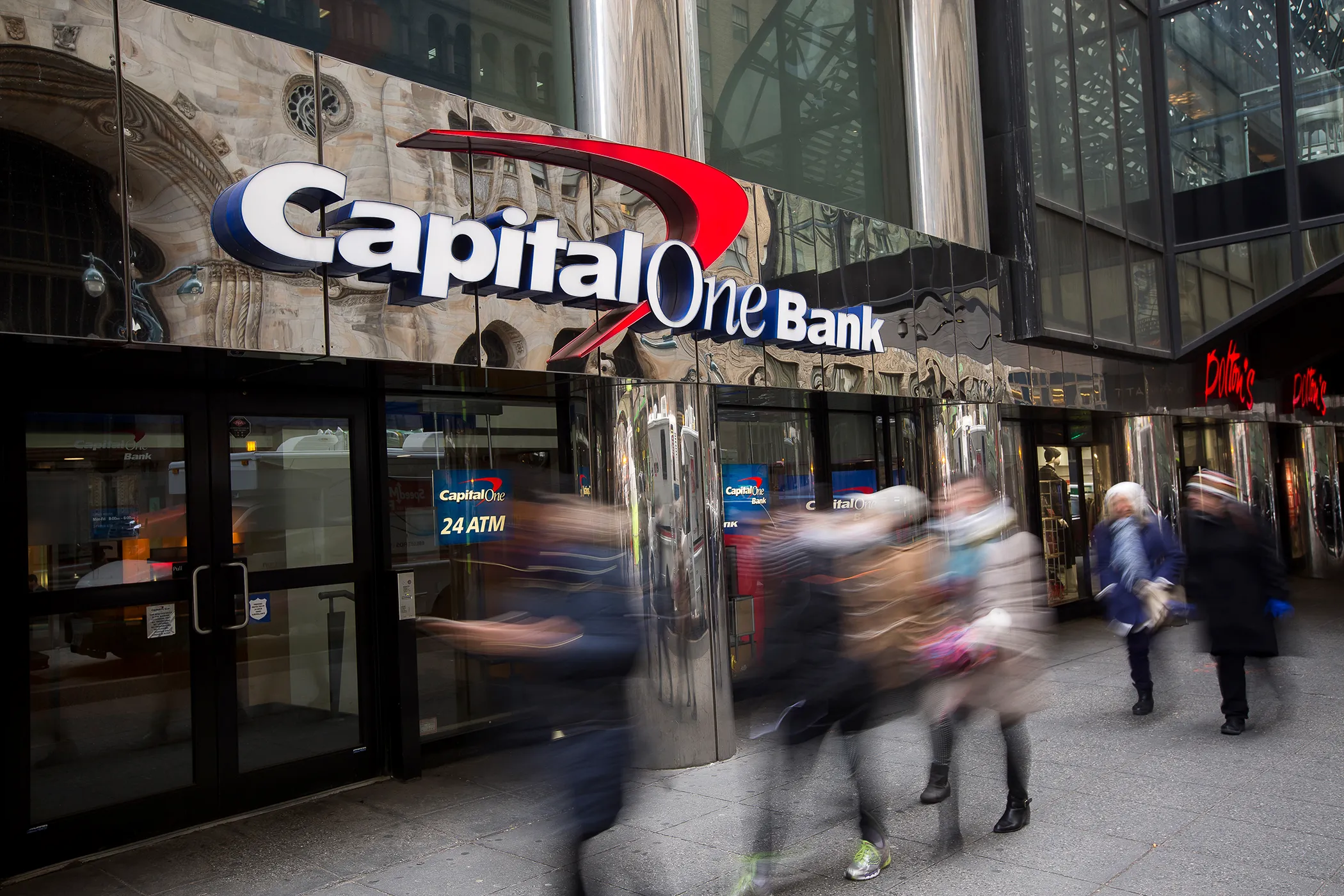 Capital One Launches Robo-Adviser, With Humans on the Phone