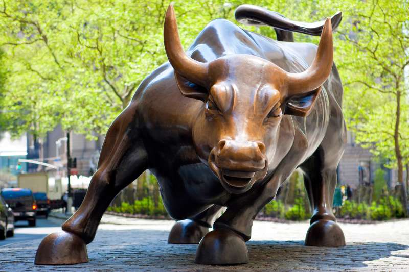 Charging bull statue on Wall Street.