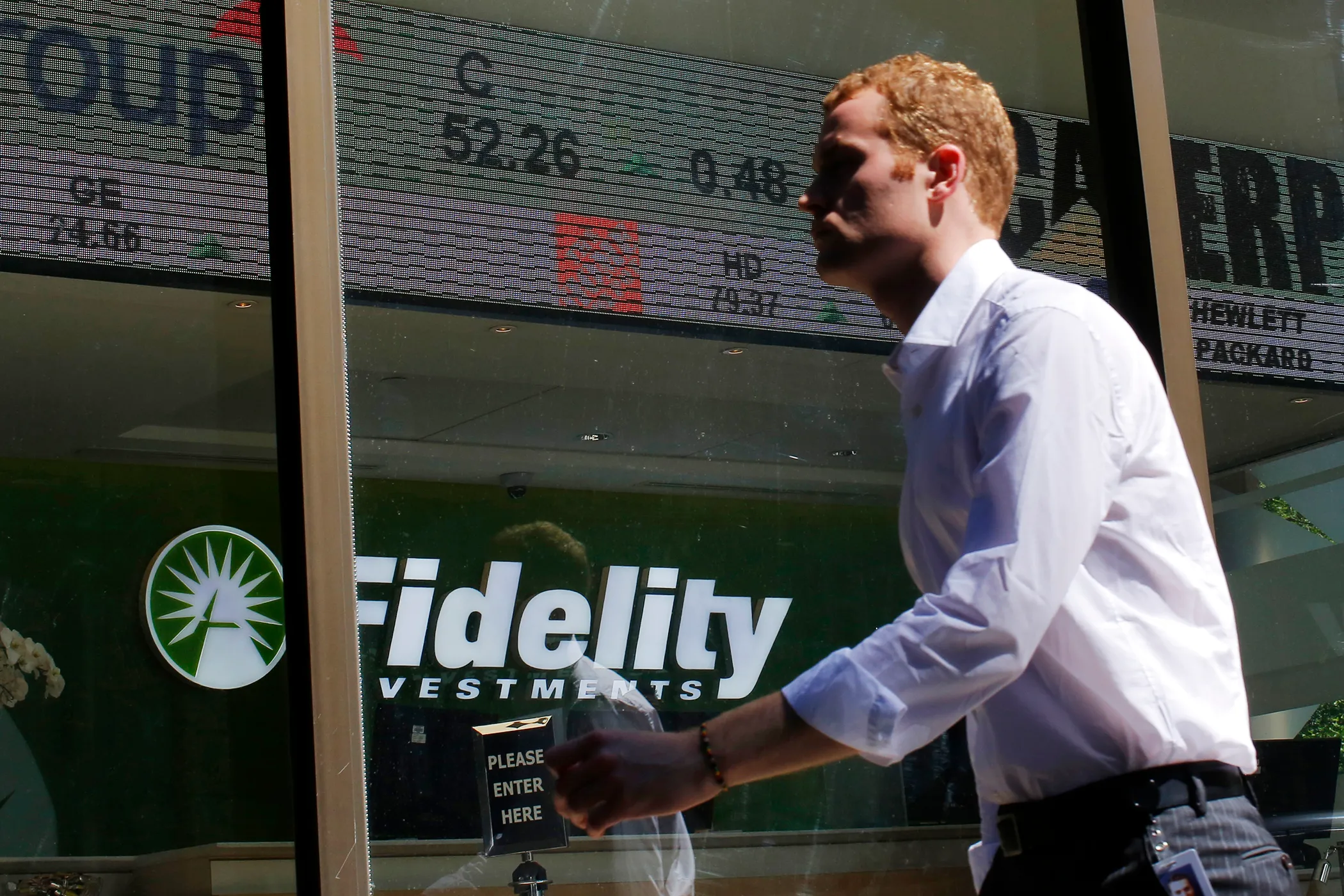 Why Younger Investors Should Consider New Services Like 'Fidelity Go'
